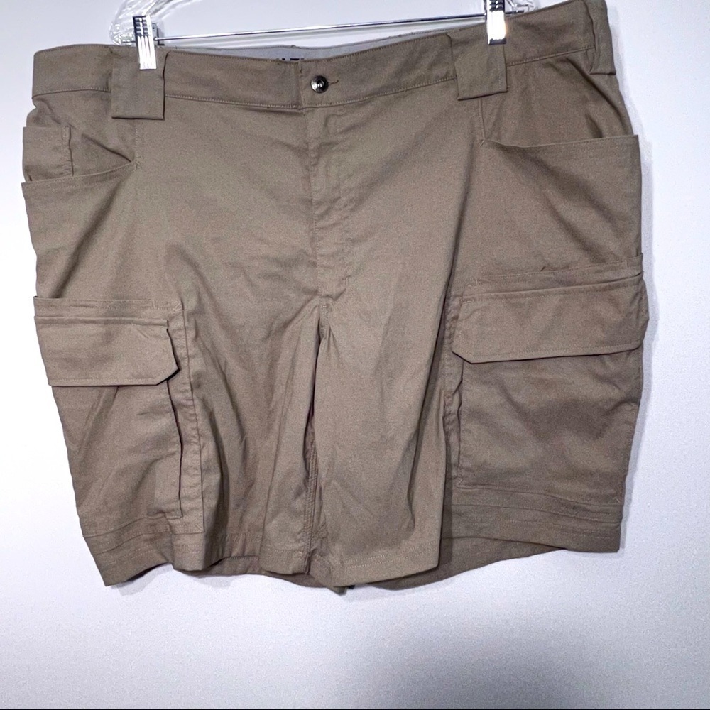 Duluth Trading Flex Dry on the Fly Cargo Shorts - Size 46